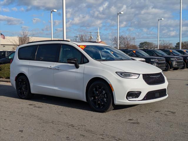 2025 Chrysler Pacifica PACIFICA LIMITED