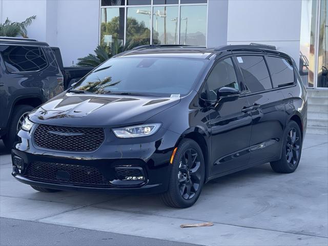 2025 Chrysler Pacifica PACIFICA LIMITED