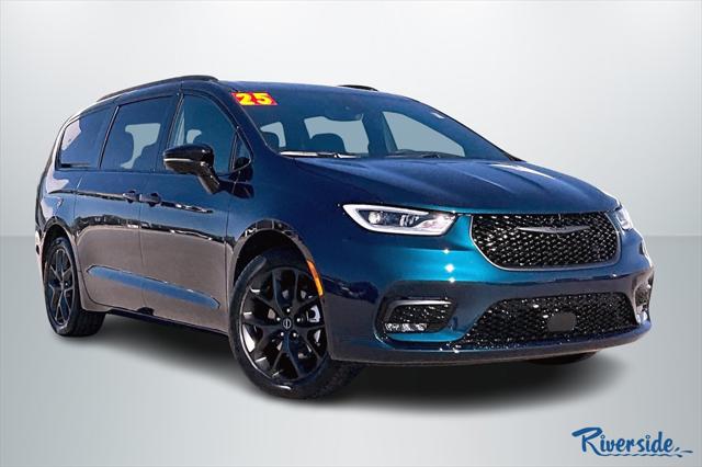 2025 Chrysler Pacifica PACIFICA LIMITED
