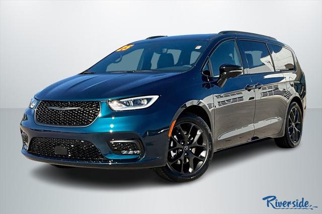 2025 Chrysler Pacifica PACIFICA LIMITED