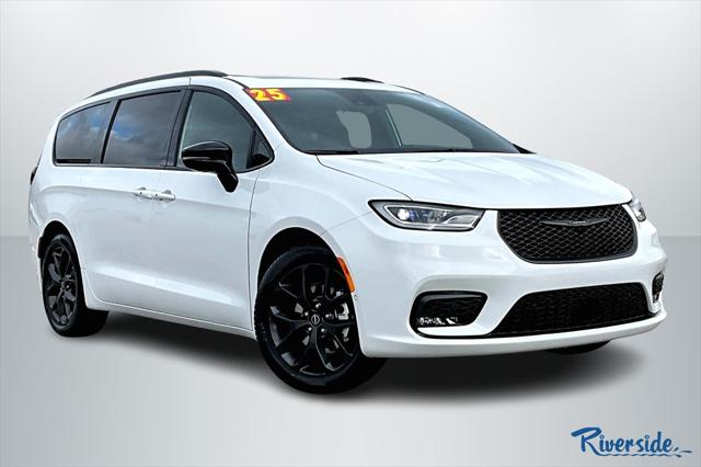 2025 Chrysler Pacifica PACIFICA LIMITED