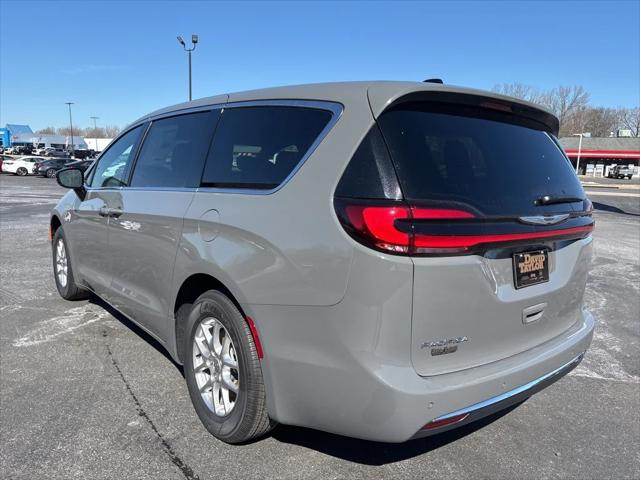 2025 Chrysler Pacifica PACIFICA SELECT