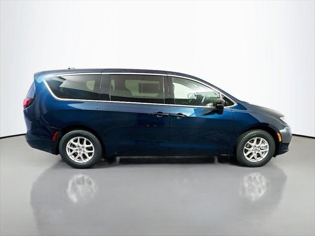 2025 Chrysler Pacifica PACIFICA SELECT