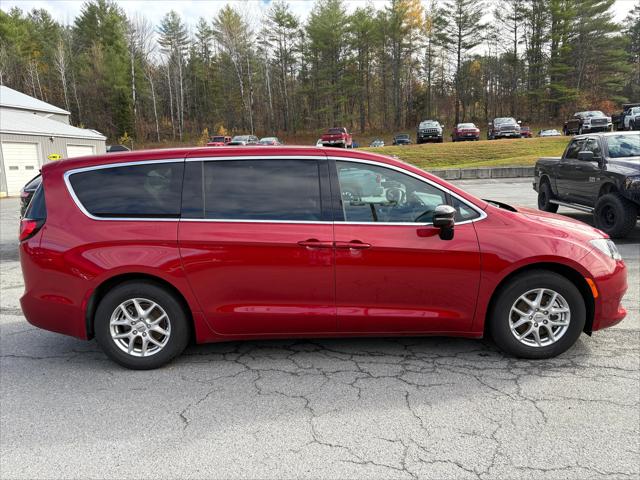 2025 Chrysler Voyager VOYAGER LX