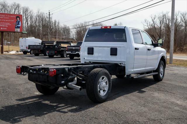 2024 RAM Ram 3500 Chassis Cab RAM 3500 TRADESMAN CREW CAB CHASSIS 4X4 60 CA