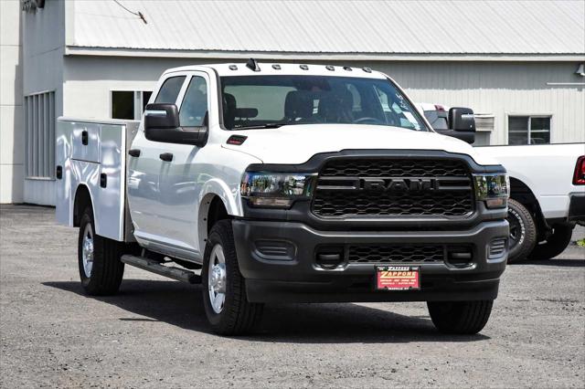 2024 RAM Ram 3500 Chassis Cab RAM 3500 TRADESMAN CREW CAB CHASSIS 4X4 60 CA