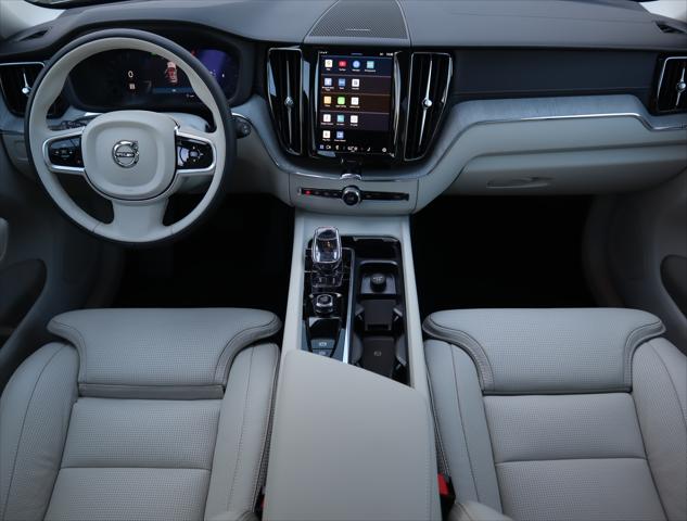 2025 Volvo XC60 B5 Ultra