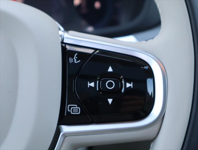 2025 Volvo XC60 B5 Ultra