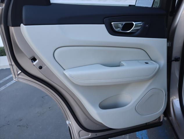 2025 Volvo XC60 B5 Ultra