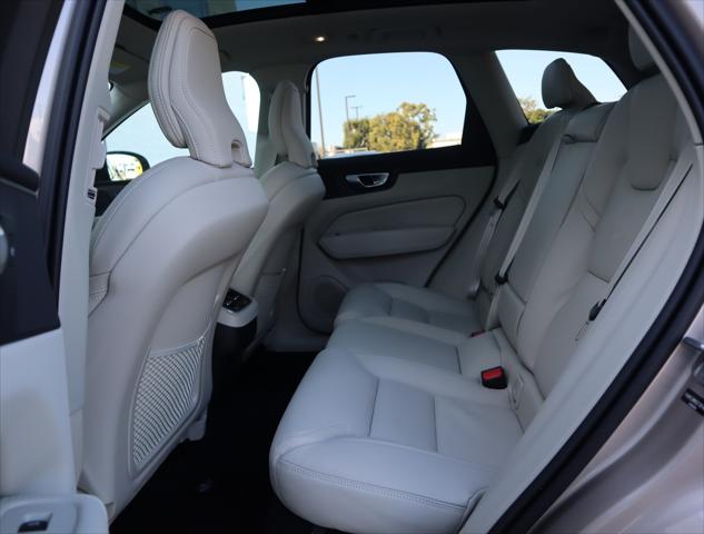 2025 Volvo XC60 B5 Ultra