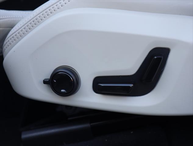 2025 Volvo XC60 B5 Ultra