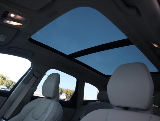 2025 Volvo XC60 B5 Ultra