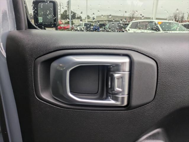 2025 Jeep Wrangler 4-Door Summit 4x4