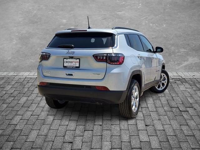 2025 Jeep Compass COMPASS LATITUDE 4X4