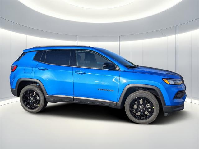 2025 Jeep Compass COMPASS LATITUDE 4X4