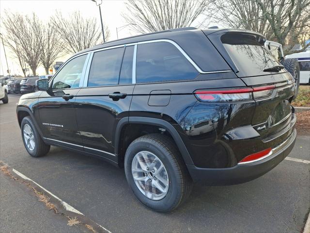 2025 Jeep Grand Cherokee GRAND CHEROKEE LAREDO X 4X4