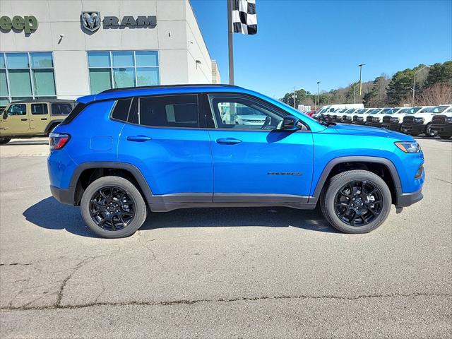 2025 Jeep Compass COMPASS LATITUDE 4X4