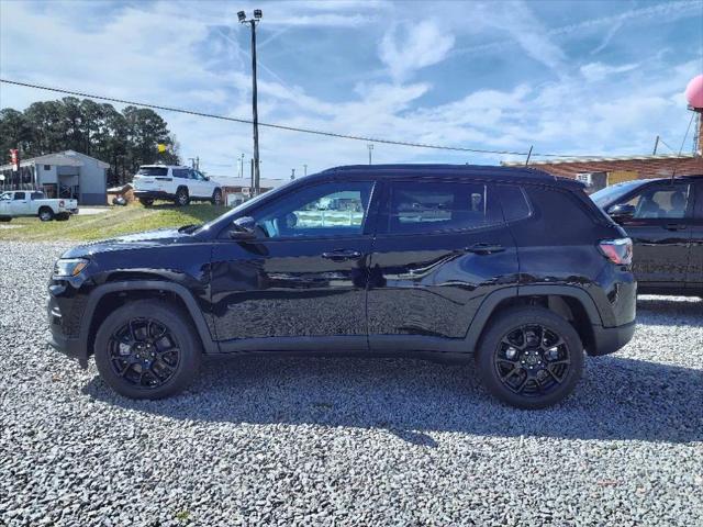 2025 Jeep Compass COMPASS LATITUDE 4X4