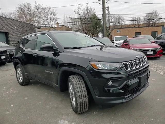 2025 Jeep Compass COMPASS LATITUDE 4X4