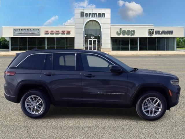 2025 Jeep Grand Cherokee GRAND CHEROKEE LAREDO X 4X4