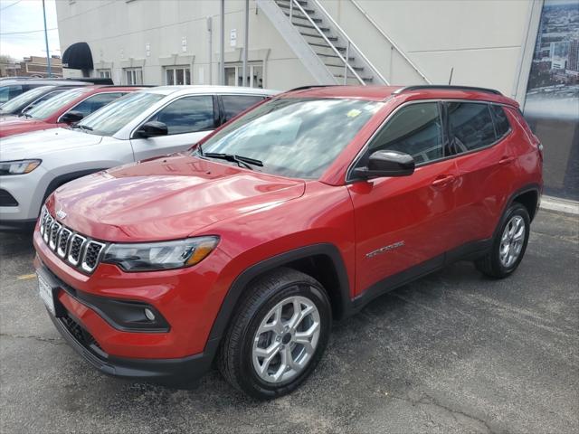 2025 Jeep Compass COMPASS LATITUDE 4X4