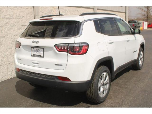 2025 Jeep Compass COMPASS LATITUDE 4X4