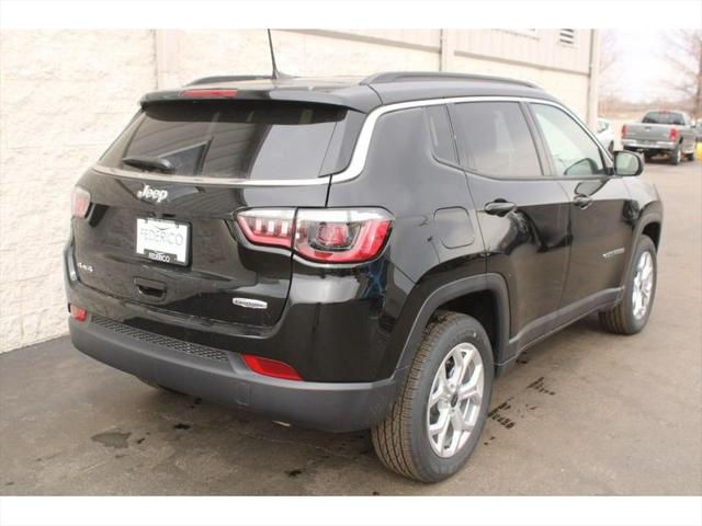 2025 Jeep Compass COMPASS LATITUDE 4X4