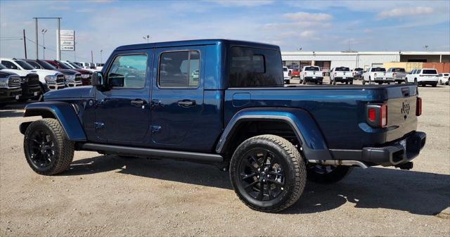 2025 Jeep Gladiator GLADIATOR NIGHTHAWK 4X4