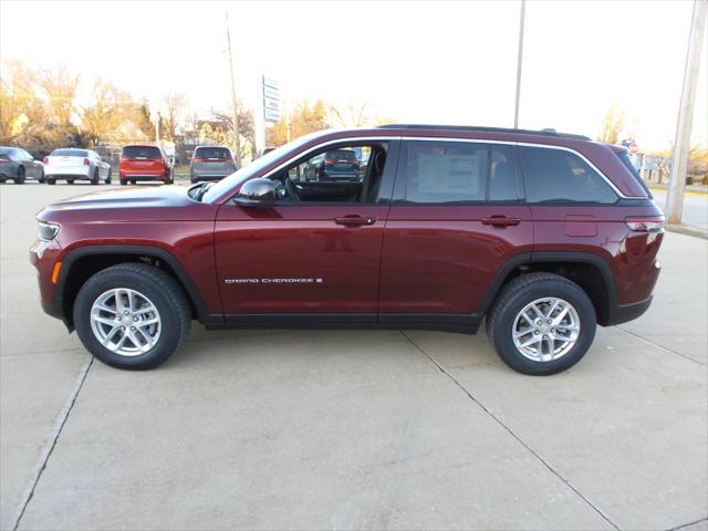 2025 Jeep Grand Cherokee GRAND CHEROKEE LAREDO X 4X4