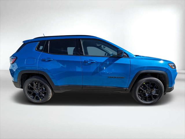 2025 Jeep Compass COMPASS LATITUDE 4X4