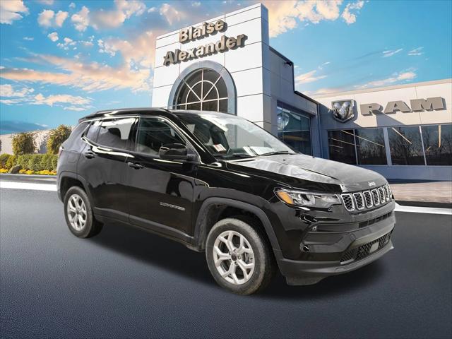 2025 Jeep Compass COMPASS LATITUDE 4X4