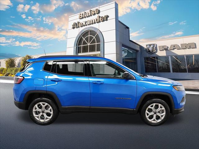 2025 Jeep Compass COMPASS LATITUDE 4X4
