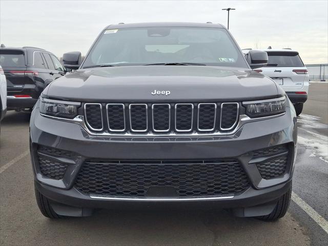 2025 Jeep Grand Cherokee GRAND CHEROKEE LAREDO X 4X4