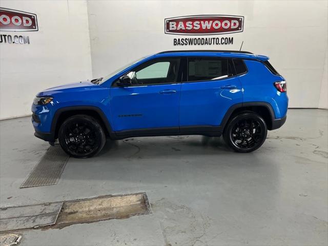 2025 Jeep Compass COMPASS LATITUDE 4X4