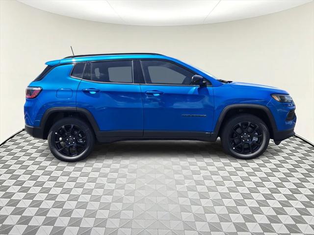 2025 Jeep Compass COMPASS LATITUDE 4X4