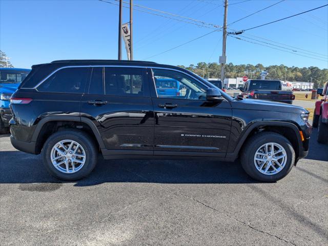 2025 Jeep Grand Cherokee GRAND CHEROKEE L LAREDO X 4X4