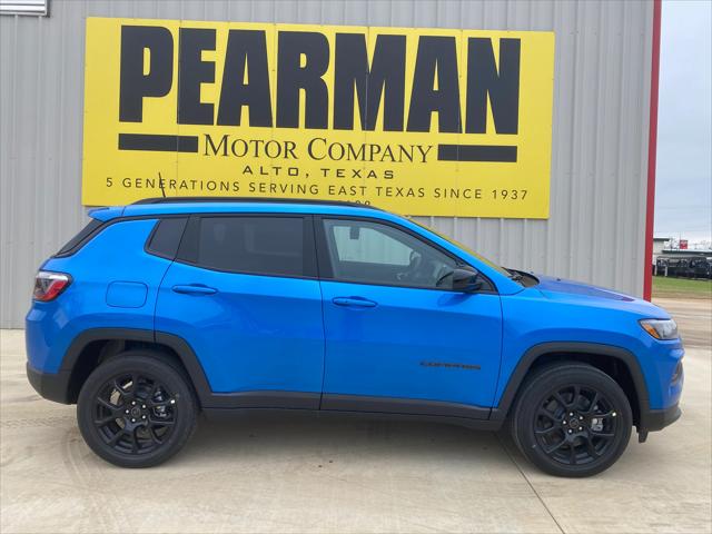 2025 Jeep Compass COMPASS LATITUDE 4X4