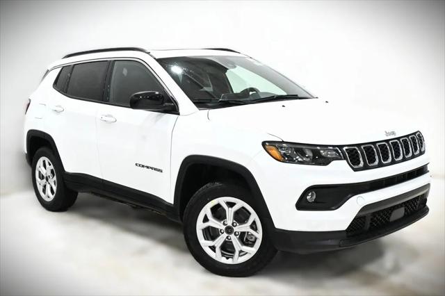 2025 Jeep Compass COMPASS LATITUDE 4X4