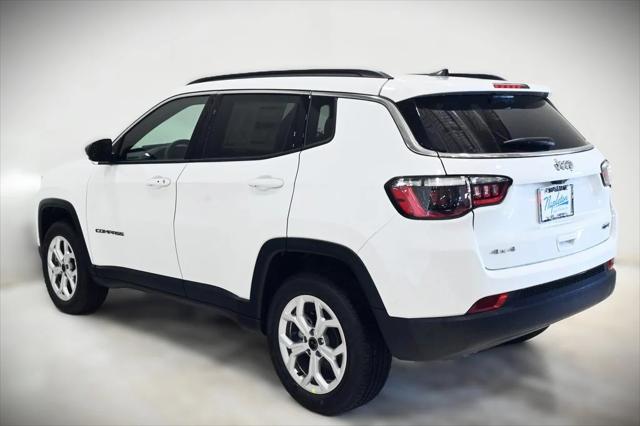 2025 Jeep Compass COMPASS LATITUDE 4X4
