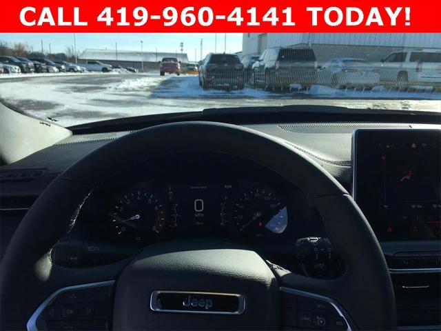 2025 Jeep Compass COMPASS LATITUDE 4X4