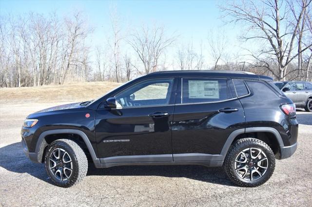 2025 Jeep Compass COMPASS TRAILHAWK 4X4