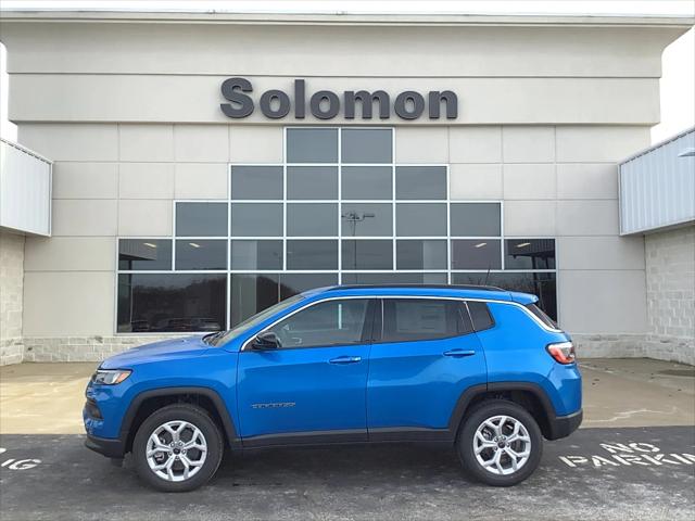 2025 Jeep Compass COMPASS LATITUDE 4X4