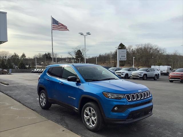 2025 Jeep Compass COMPASS LATITUDE 4X4