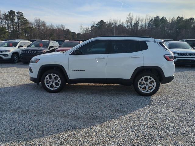 2025 Jeep Compass COMPASS LATITUDE 4X4