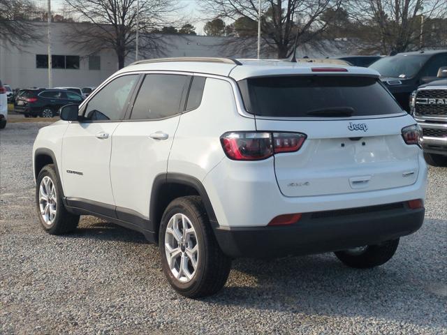 2025 Jeep Compass COMPASS LATITUDE 4X4