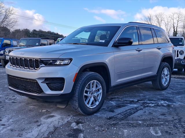 2025 Jeep Grand Cherokee GRAND CHEROKEE LAREDO X 4X4