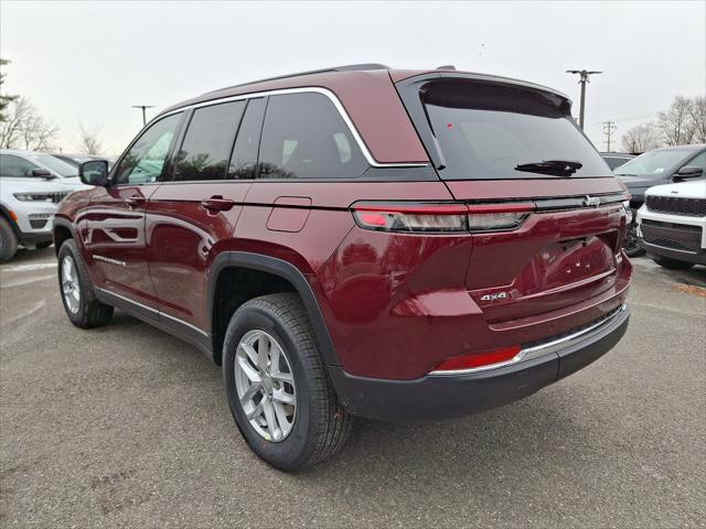 2025 Jeep Grand Cherokee GRAND CHEROKEE LAREDO X 4X4