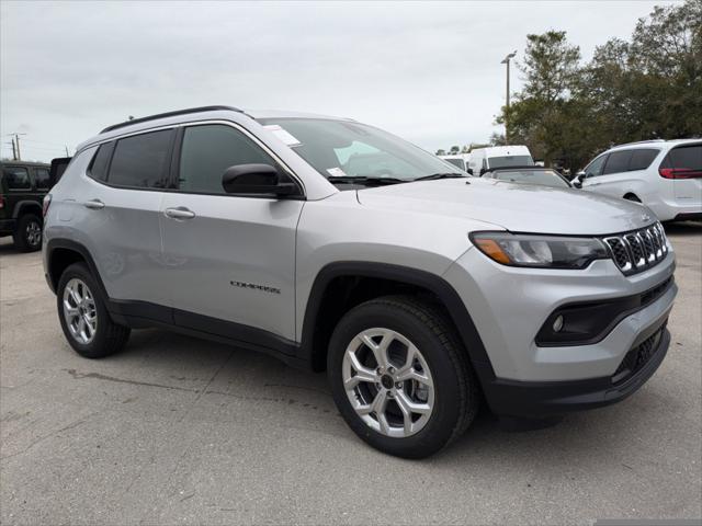 2025 Jeep Compass COMPASS LATITUDE 4X4