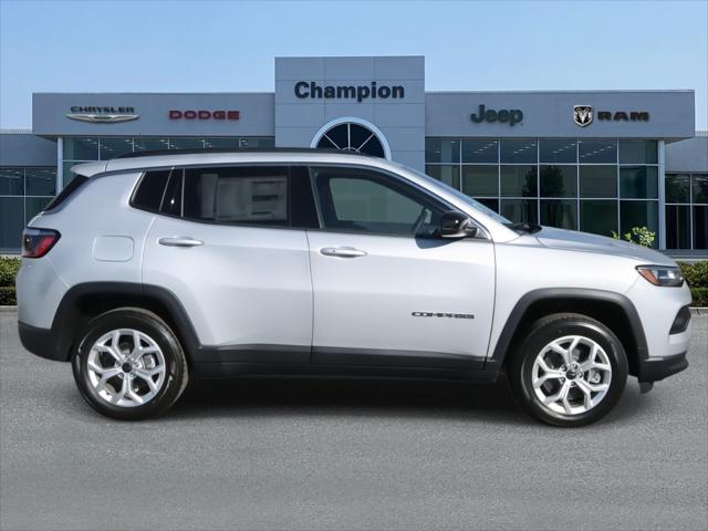 2025 Jeep Compass COMPASS LATITUDE 4X4
