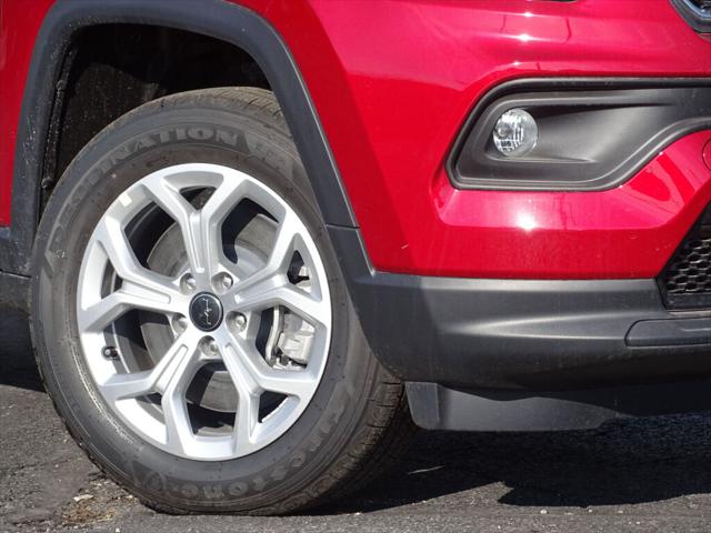 2025 Jeep Compass COMPASS LATITUDE 4X4